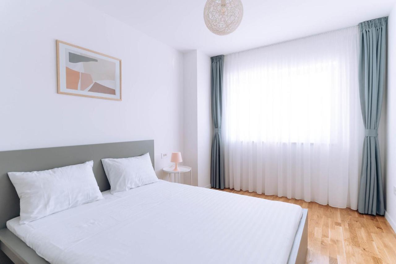 Flamingo Suites Oradea Exterior photo